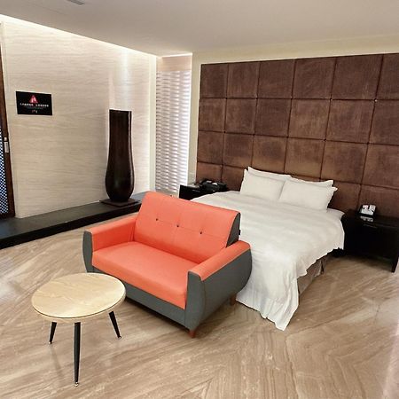 Orient Luxury Villa Motel Huwei Екстериор снимка