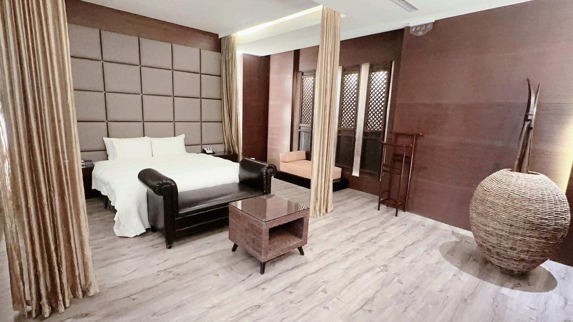 Orient Luxury Villa Motel Huwei Екстериор снимка