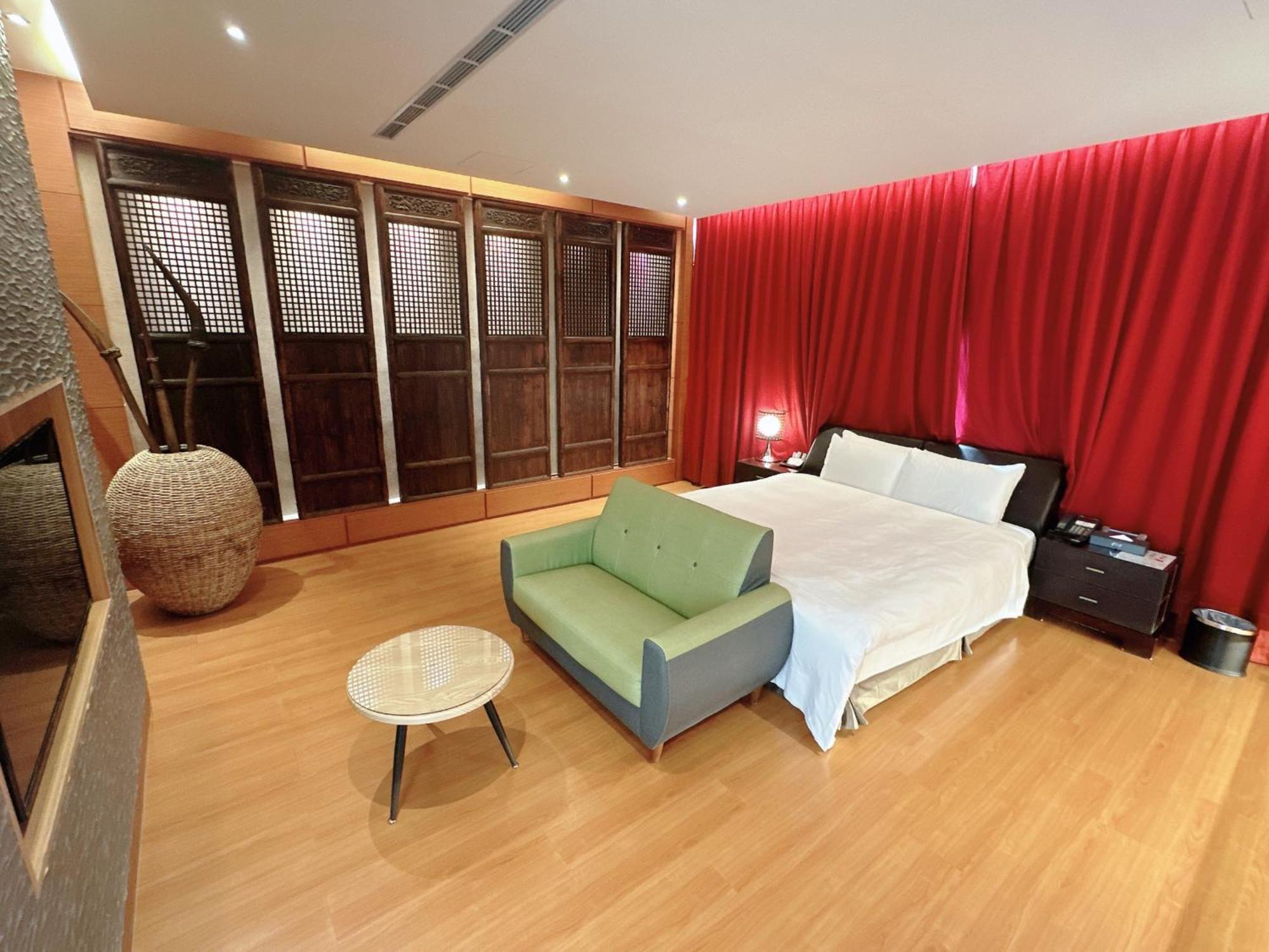 Orient Luxury Villa Motel Huwei Екстериор снимка