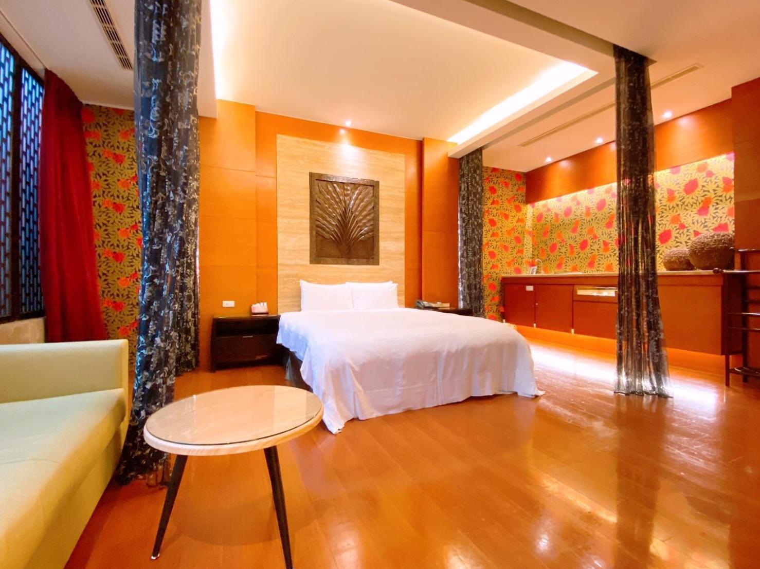 Orient Luxury Villa Motel Huwei Екстериор снимка