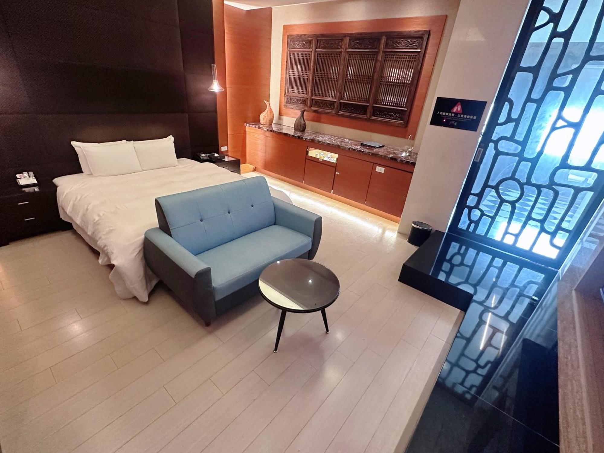 Orient Luxury Villa Motel Huwei Екстериор снимка