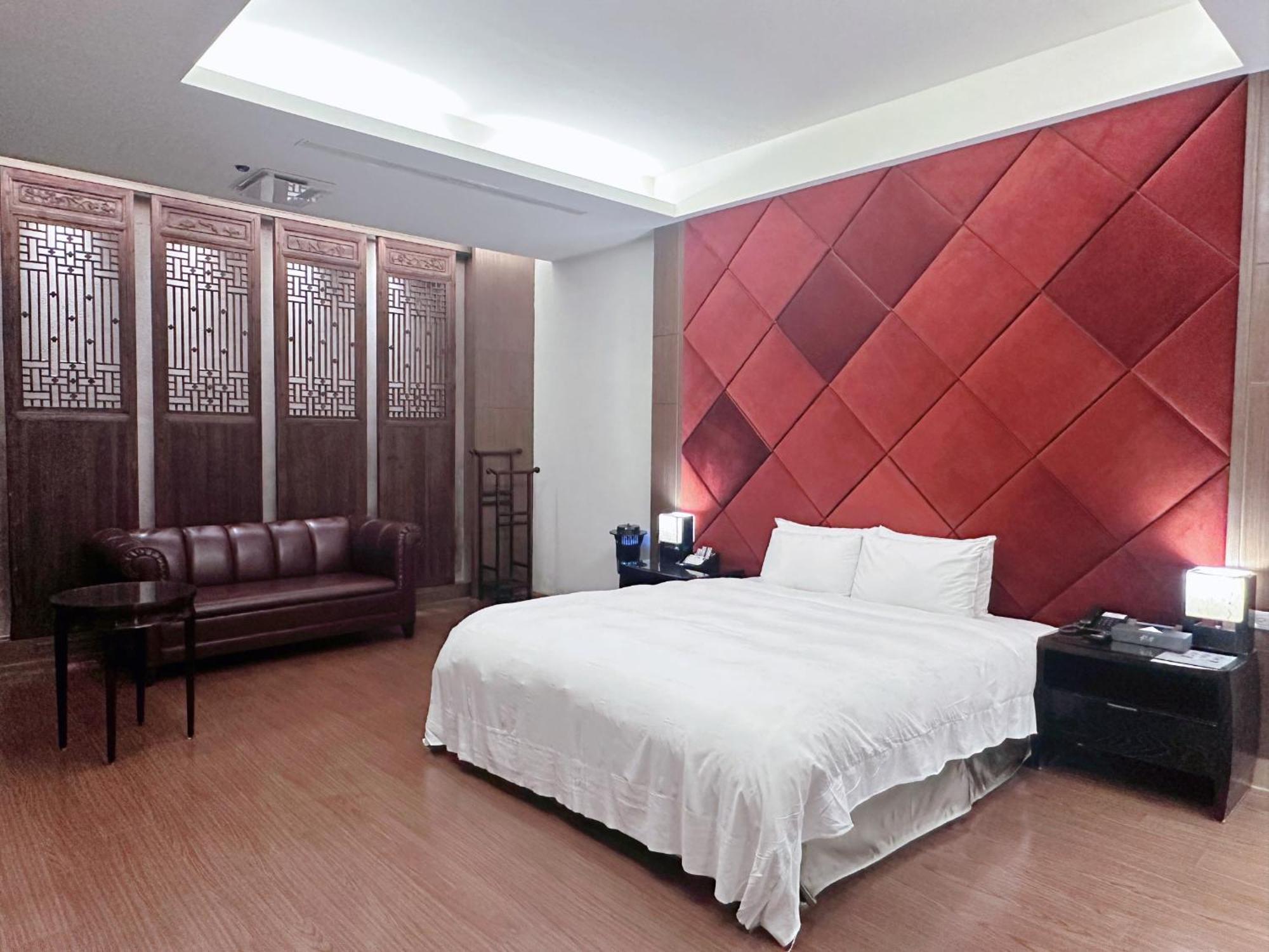 Orient Luxury Villa Motel Huwei Екстериор снимка