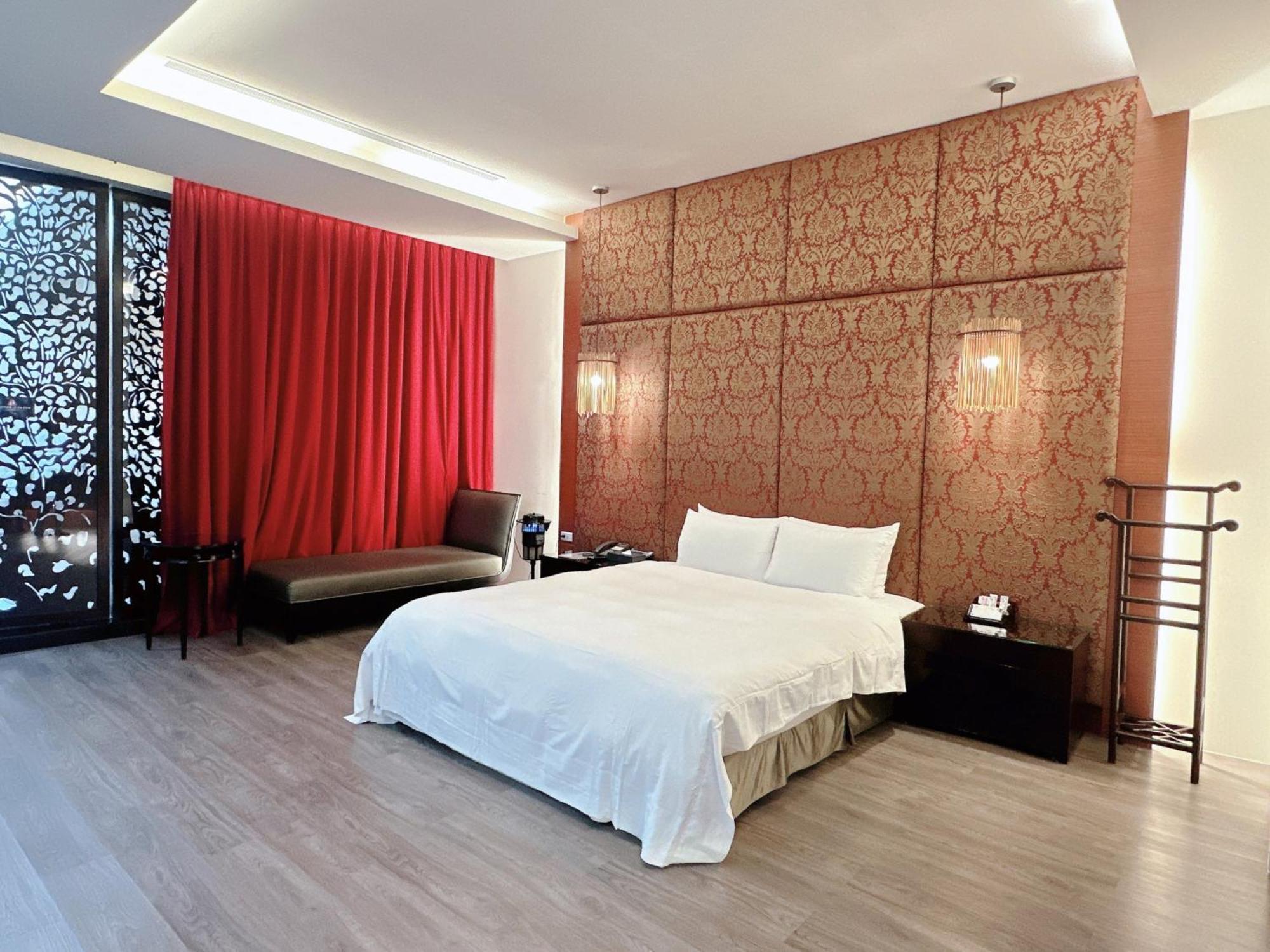 Orient Luxury Villa Motel Huwei Екстериор снимка
