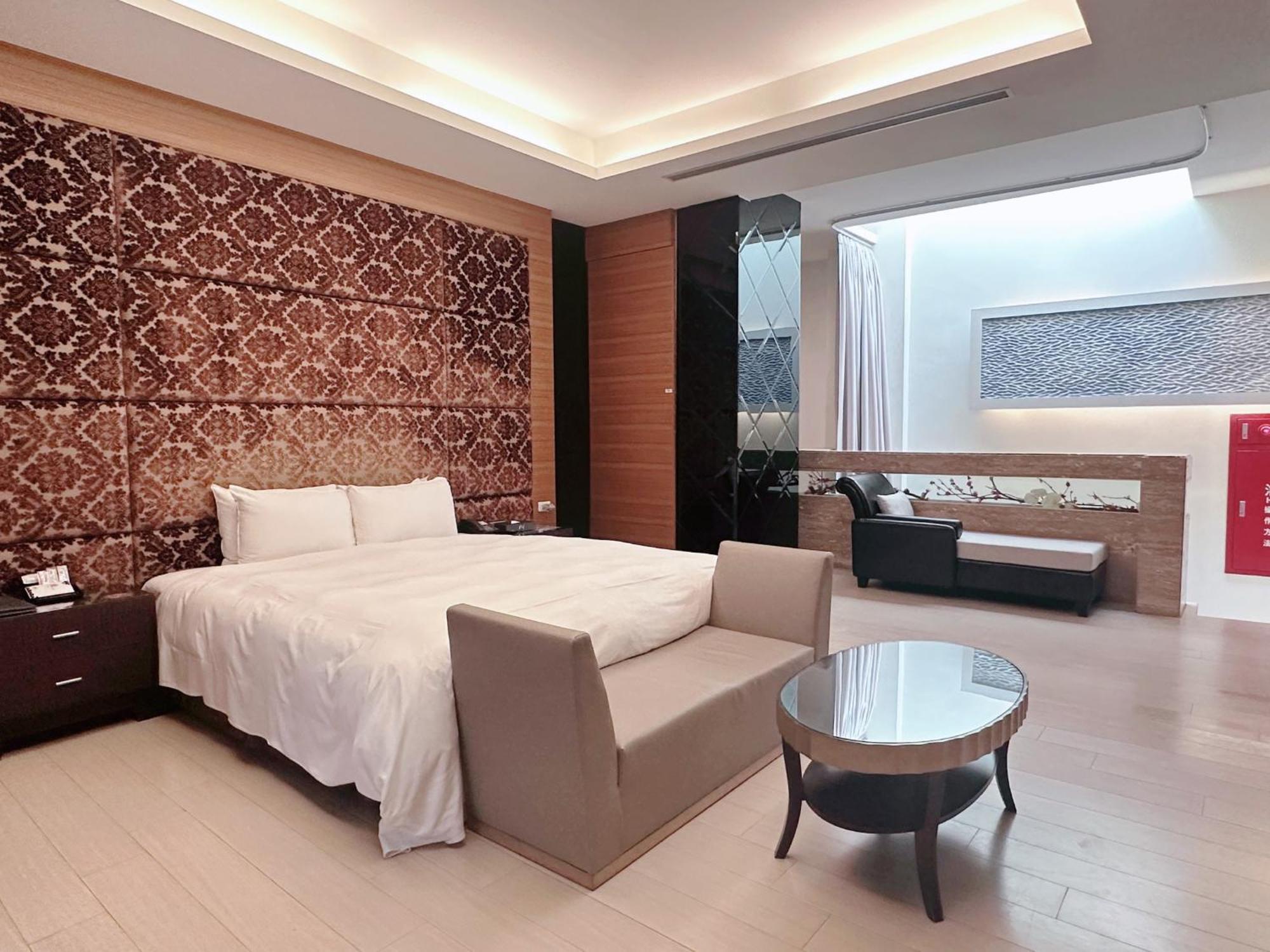 Orient Luxury Villa Motel Huwei Екстериор снимка